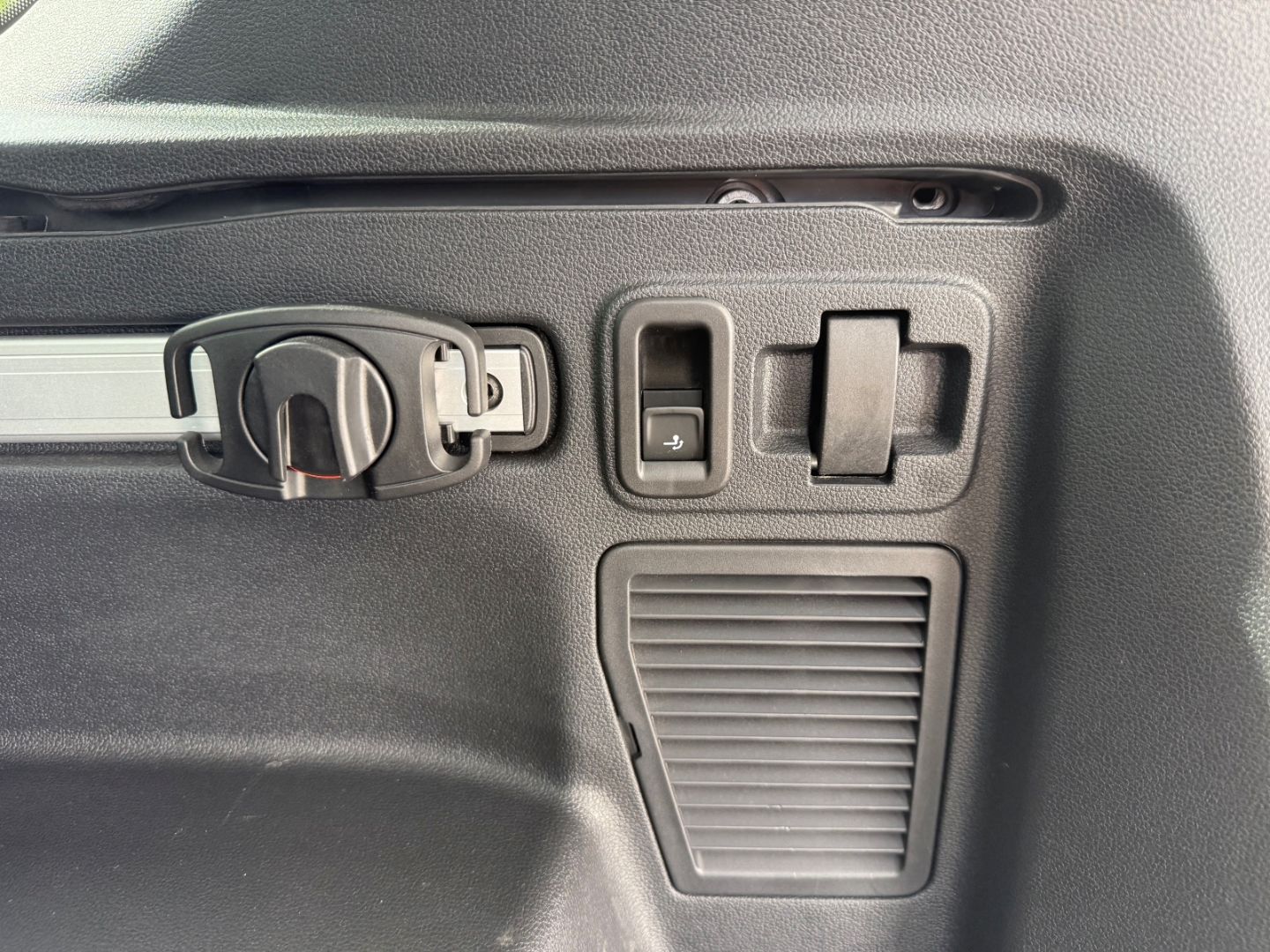 Fahrzeugabbildung Volkswagen Touran Highline BMT Sportpaket AHK Pano Navi LED