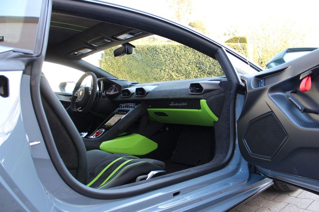 LAMBORGHINI Huracán Tecnica / CARBON INT/ FUNCTIONAL/ DAMISO LAMBORGHINI Huracán Tecnica / CARBON INT/ FUNCTIONAL/ DAMISO