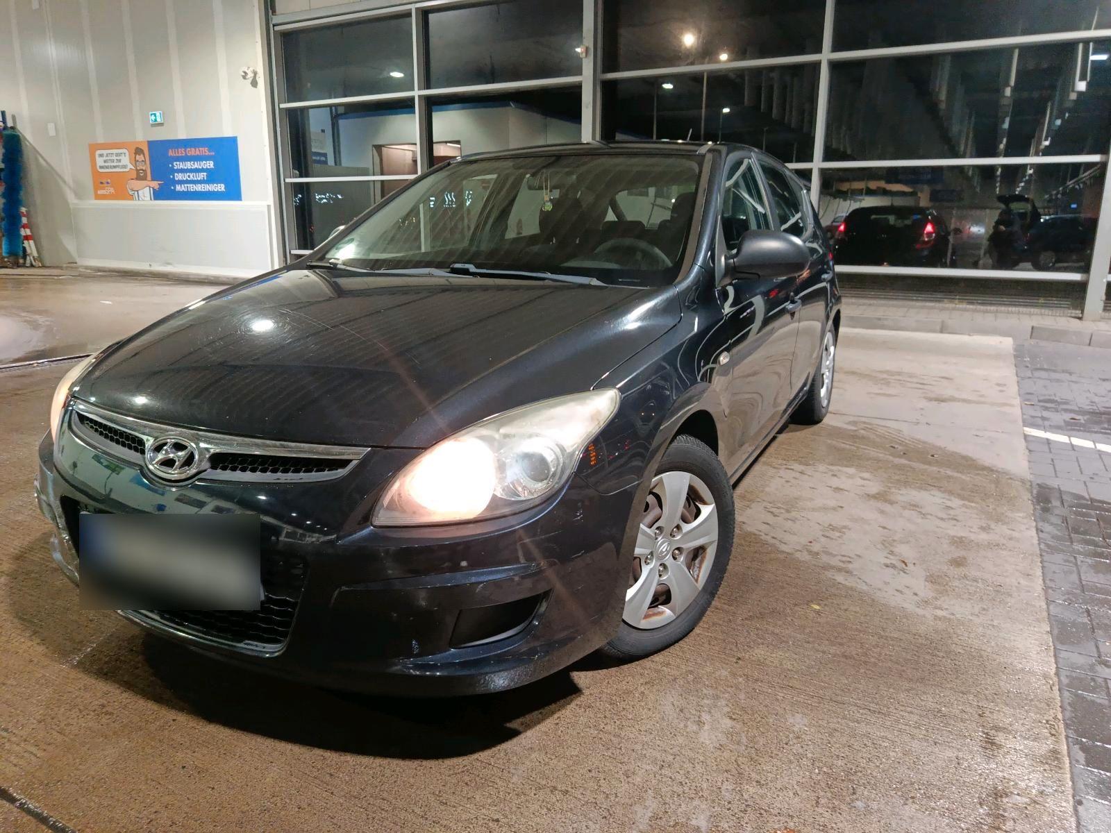 Hyundai i30 2009 — engine 90 HP (66kW)