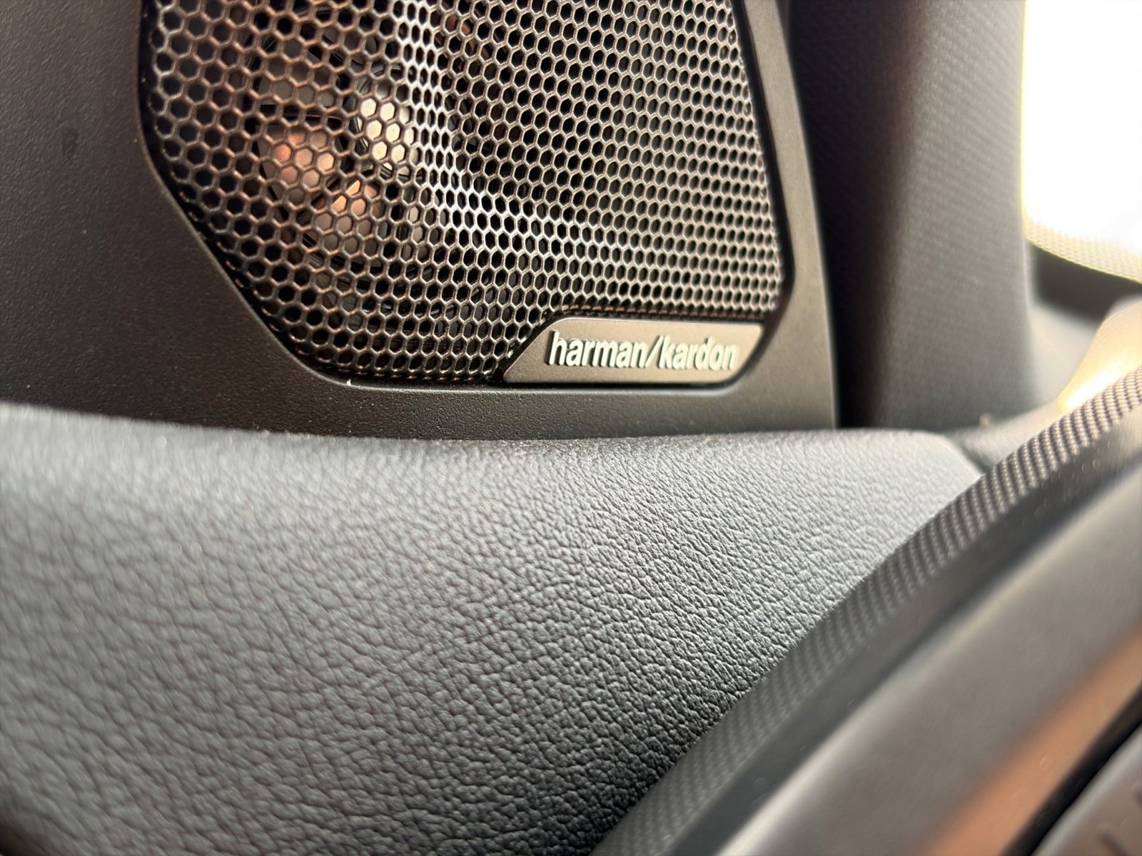 Fahrzeugabbildung BMW 128ti F40*ShadowLine*H&K* M-Sport*ACC*SHZ*