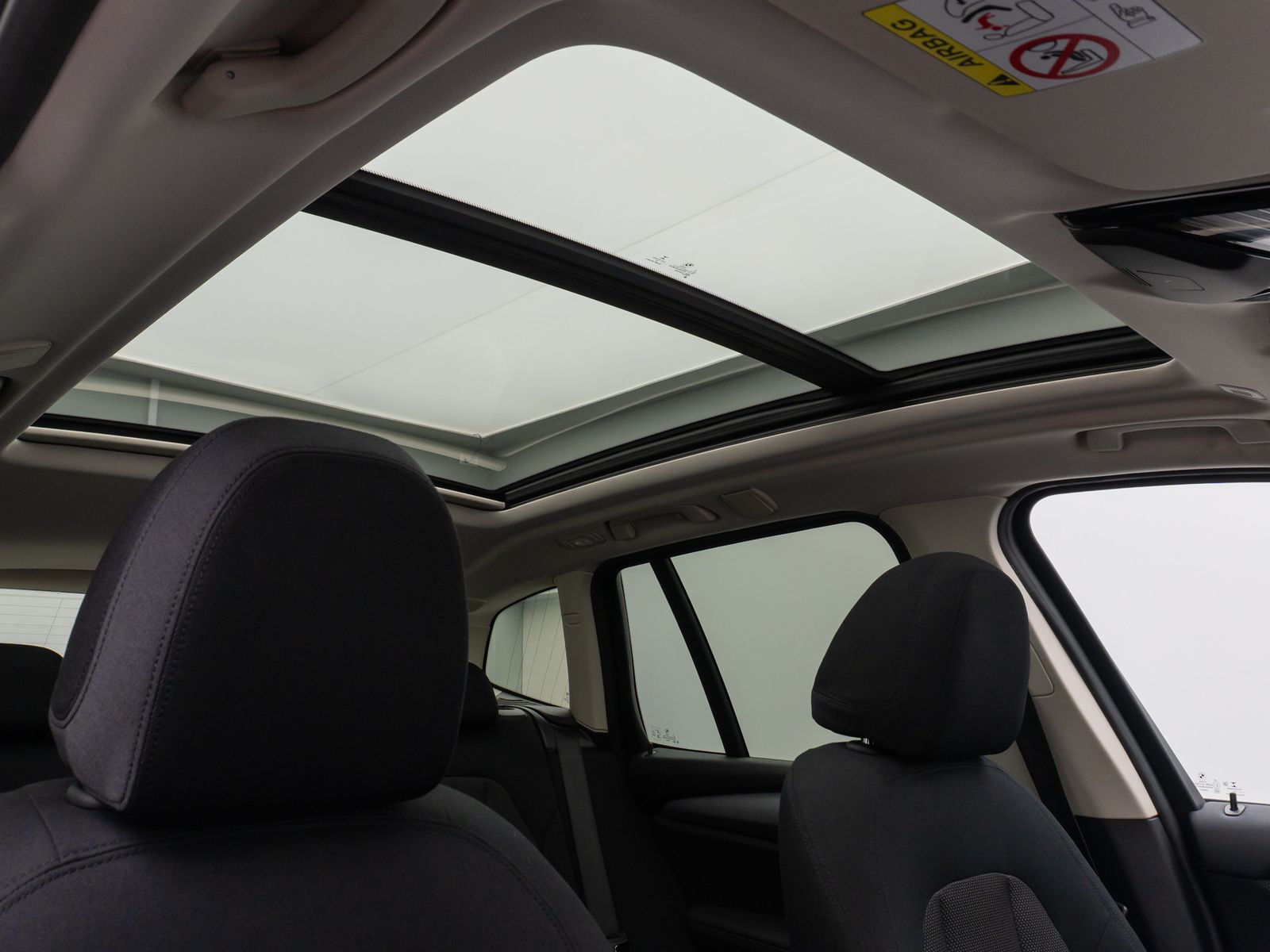 Fahrzeugabbildung BMW X3 xD20d Panorama Kamera DAB HiFi AHK Alarm 19"