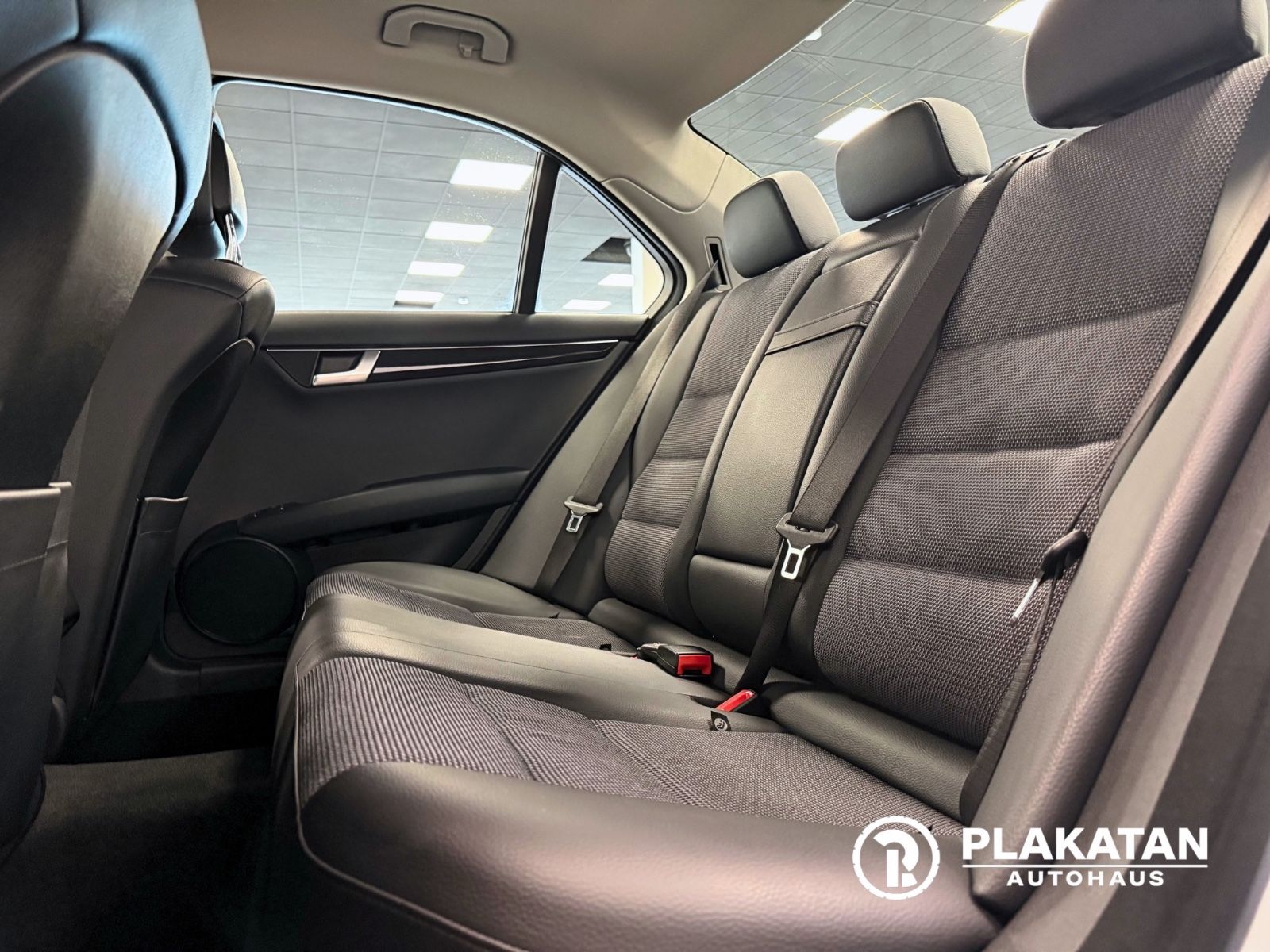 Fahrzeugabbildung Mercedes-Benz C 350 CDI Navi Tempomat Bi-Xenon MB-Service