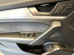 AUDI Q5 55TFSI e quattro S line Matrix Kamera Panoram