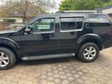 Nissan Pathfinder 2.5 dCi LE Automatik LE - Nissan Pathfinder: Auto