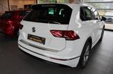 Volkswagen Tiguan 1.4 TSI DSG R-Line*NAVI*LED*VIRT* - mit Benzin-Antrieb: Violett, Ambiente-Beleuchtung