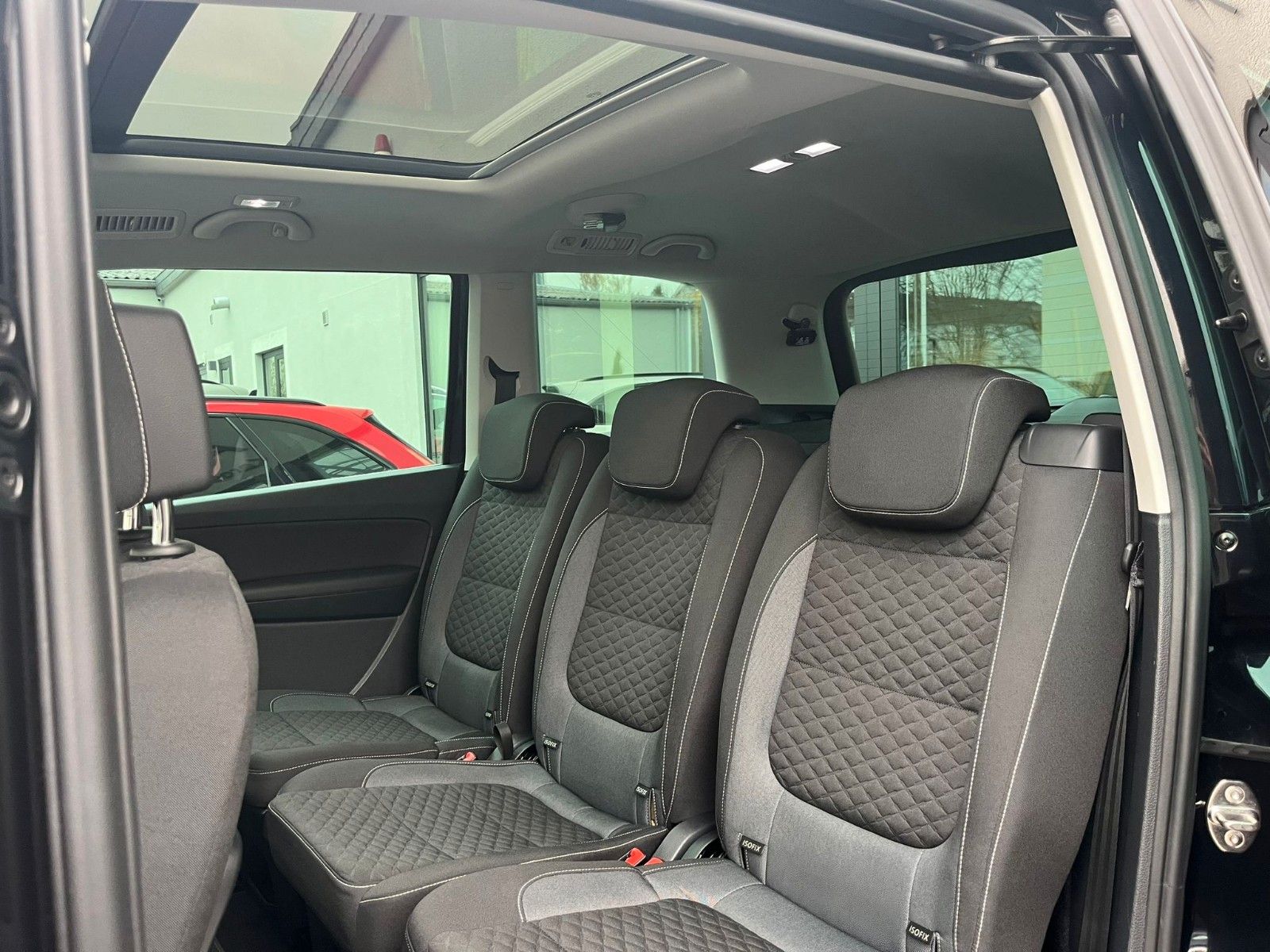 Fahrzeugabbildung Volkswagen Sharan 2.0TDI Join 7.Sitzer*Pano*AHK*8x bereift*