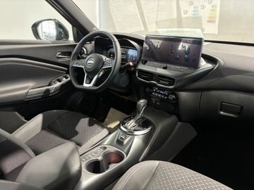 Fotografie des Nissan Juke 1.6 Hybrid 4AMT N-Connecta (2019)