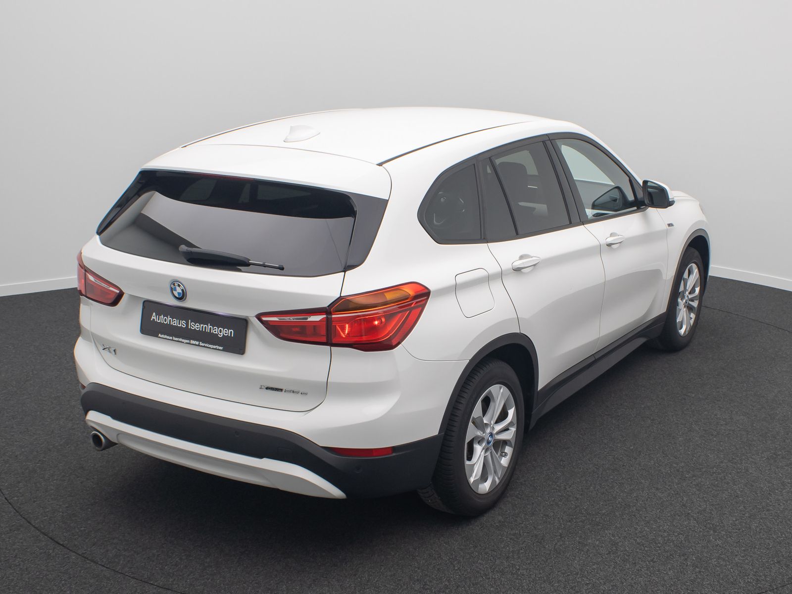 Fahrzeugabbildung BMW X1 xD25e GeschwindigReg ParkAss DAB Komfort NAVI