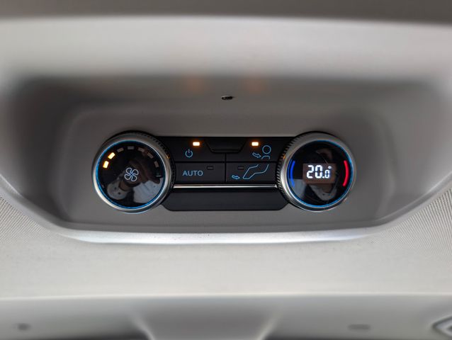 Ford Tourneo Custom 2.0 L Titanium +