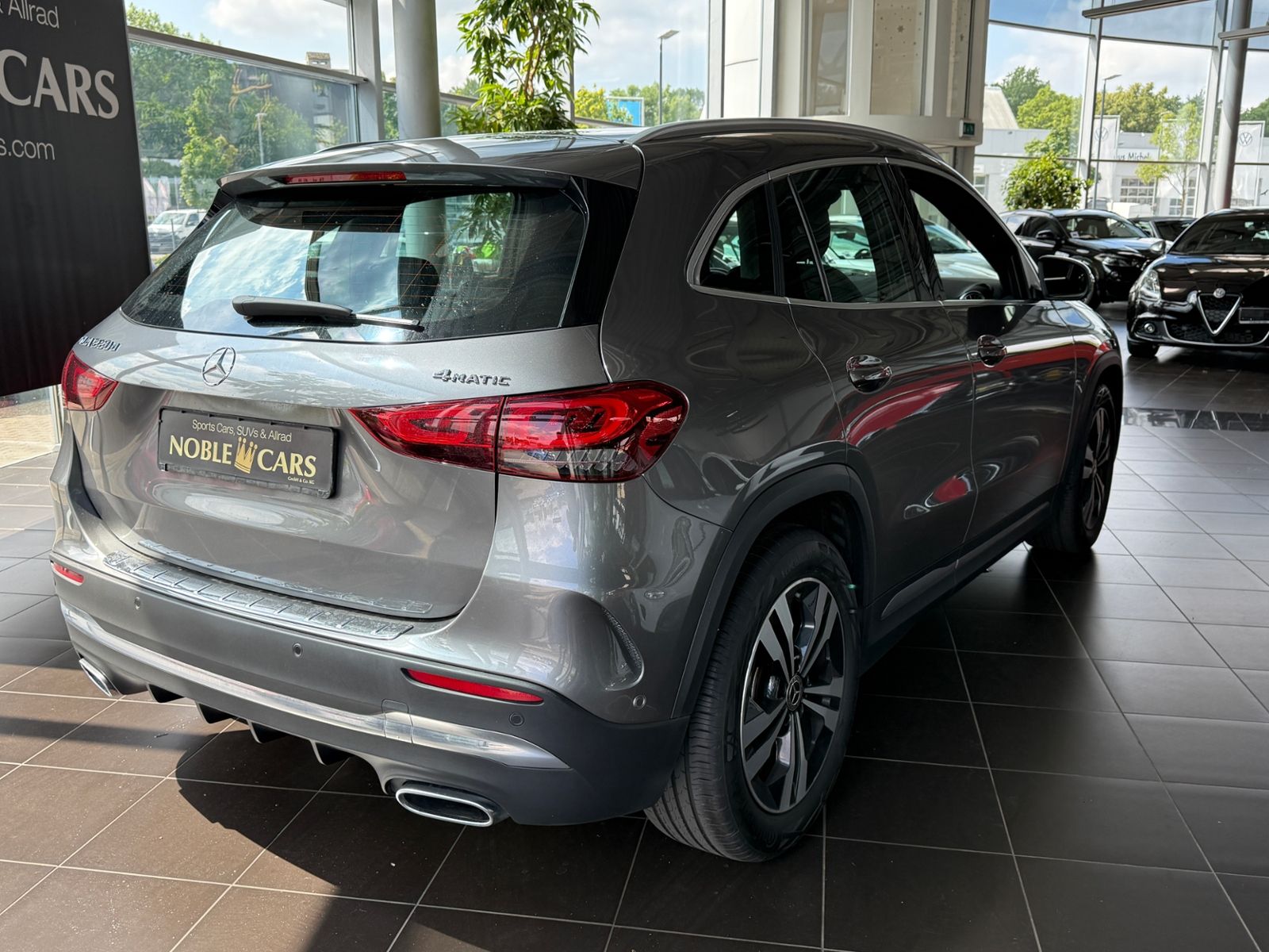 Fahrzeugabbildung Mercedes-Benz GLA 220 d 4Matic AMG Line LED NAV RFK