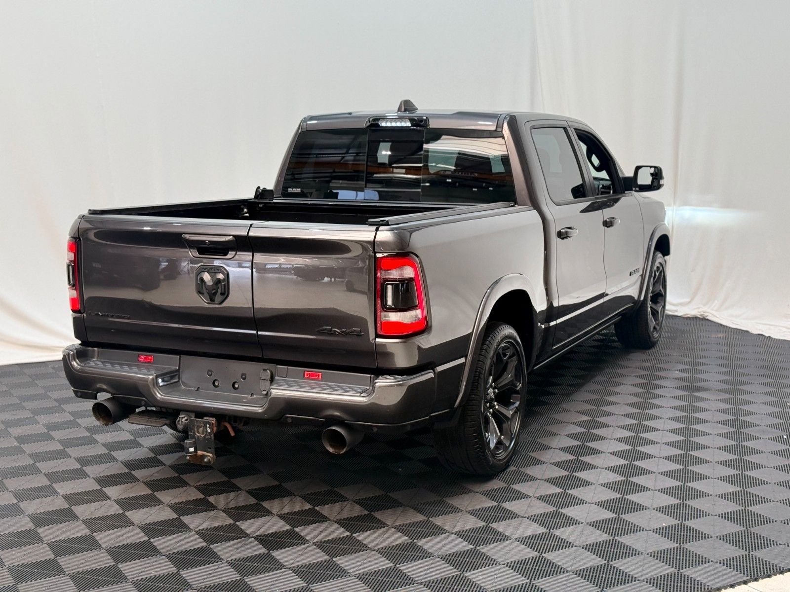 Fahrzeugabbildung Dodge RAM 1500 LIMITED NIGHT CREW CAB 4x4