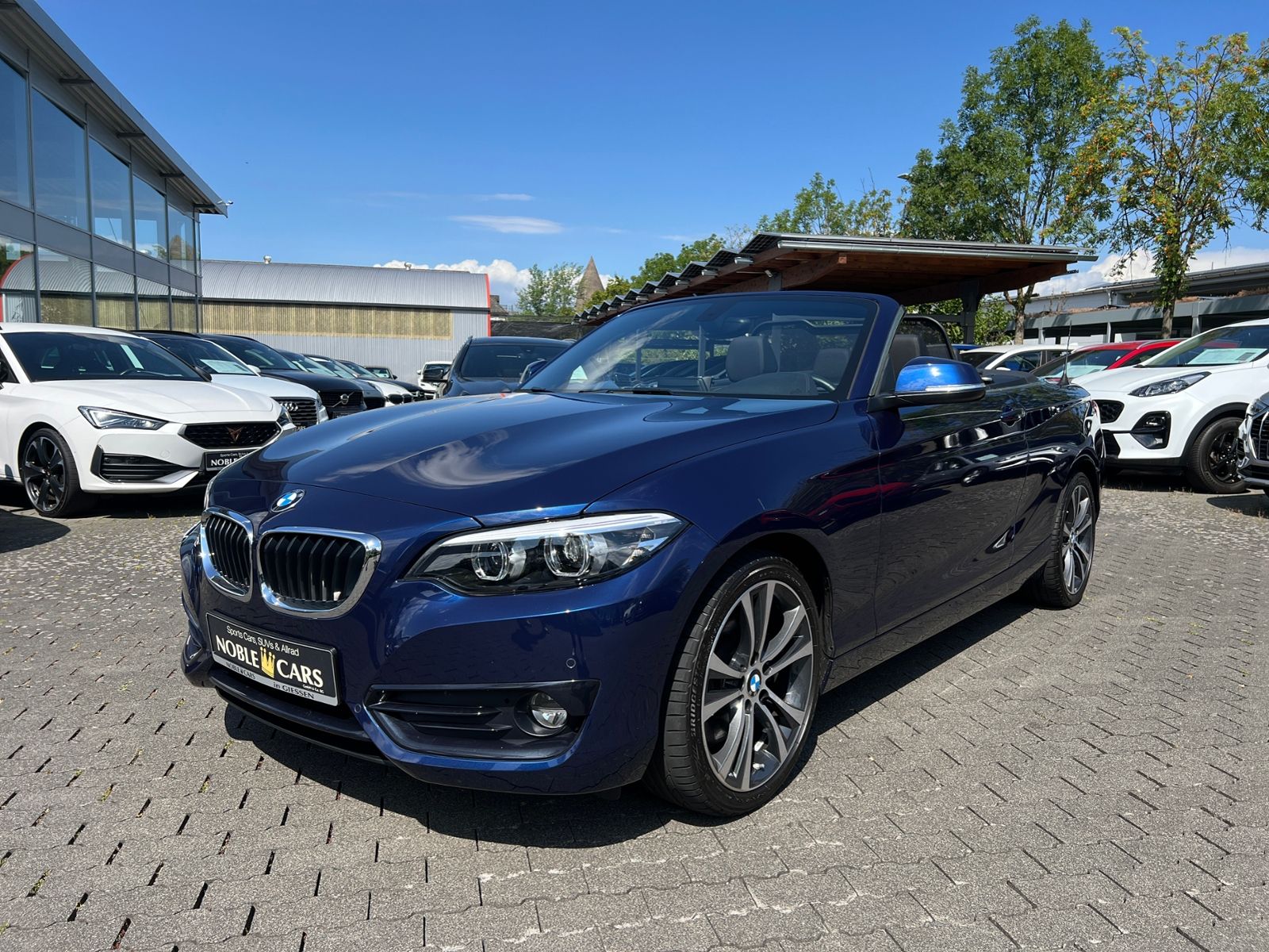 Fahrzeugabbildung BMW 230i Cabrio Sport Line H/K LEDER LED NAV RFK 18"