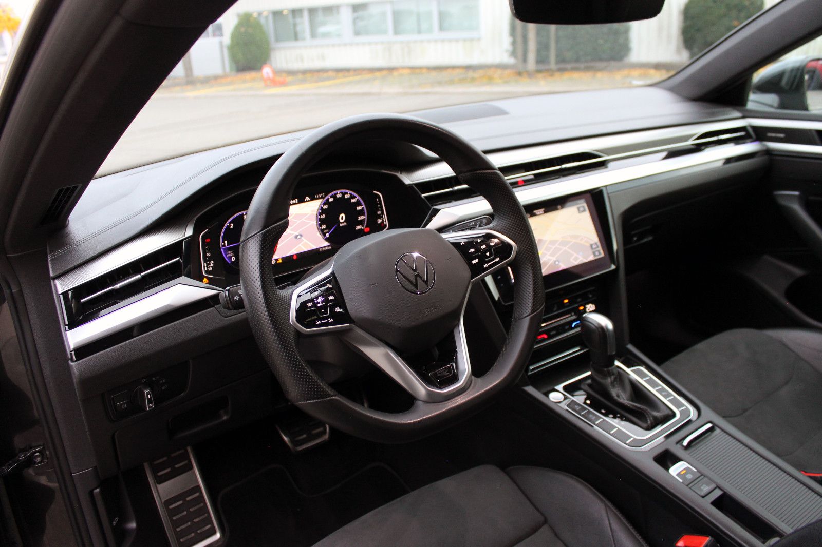 Fahrzeugabbildung Volkswagen Arteon SB 2.0TDI DSG R-Line 4M ACC KAM H&K AHK