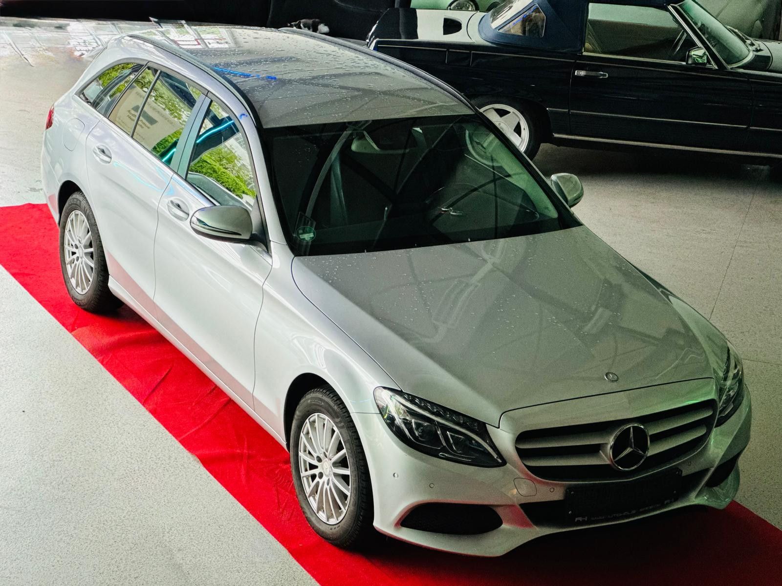 MERCEDES-BENZ C 220