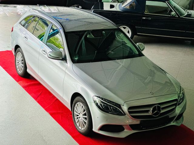 MERCEDES-BENZ C 220
