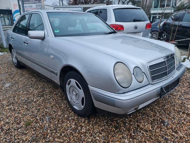 Mercedes-Benz E 200 ELEGANCE8×Alufelgen scheckheft