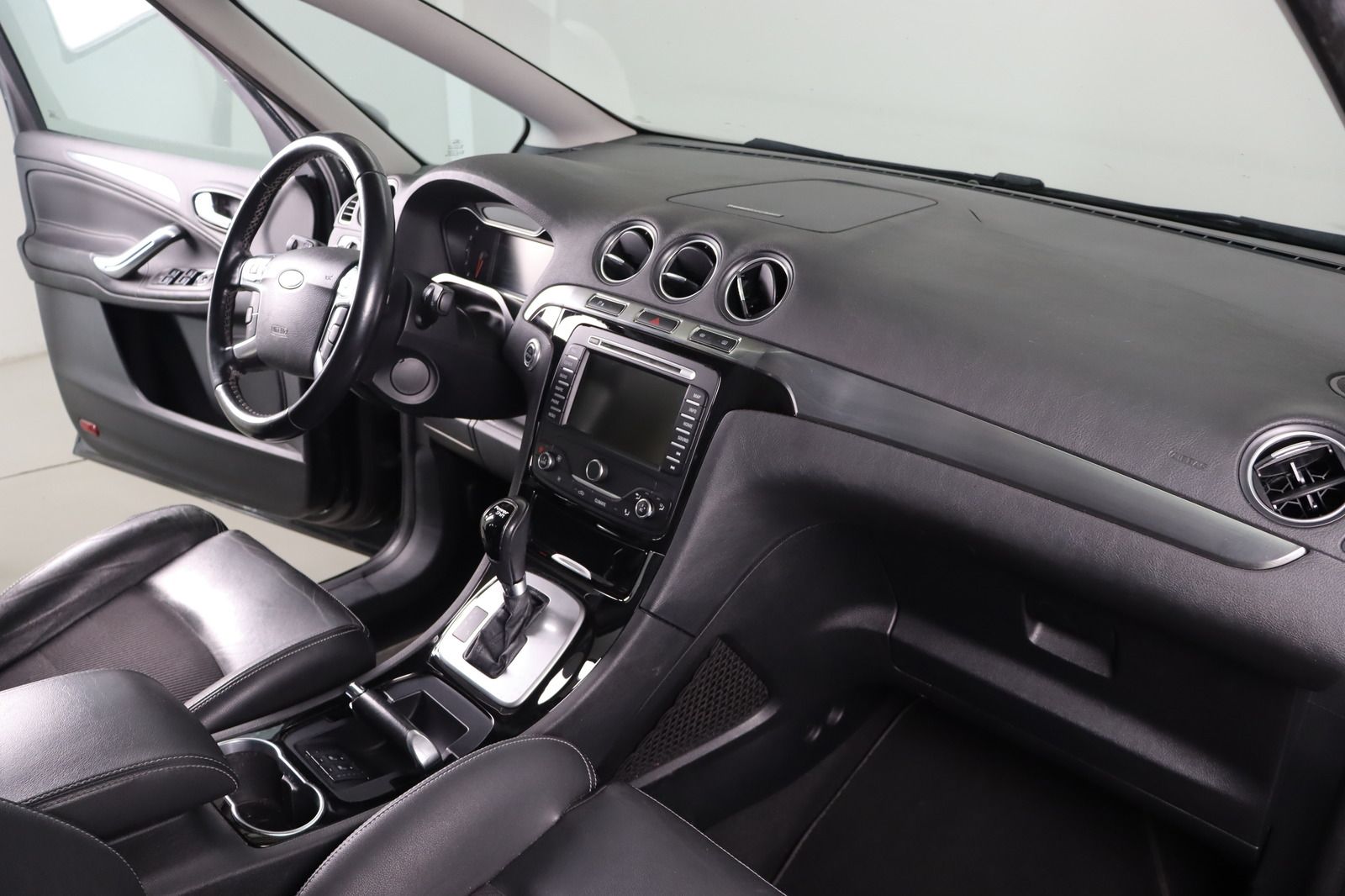 Fahrzeugabbildung Ford S-MAX 2.0 EcoBoost Titanium * RFK * 7-Sitzer