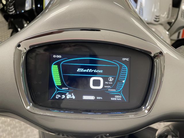 Vespa Elettrica 45 km/h Autoführerschein