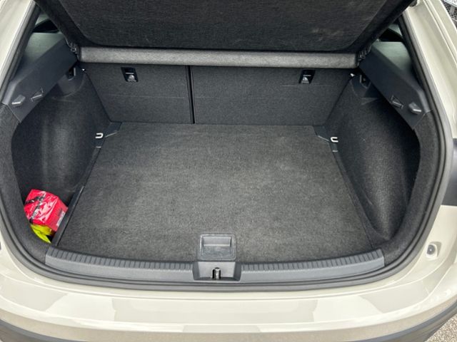 Fahrzeugabbildung Volkswagen Taigo MOVE 1,0 TSI IQDRIVE NAVI LED-MATRIX DCP S