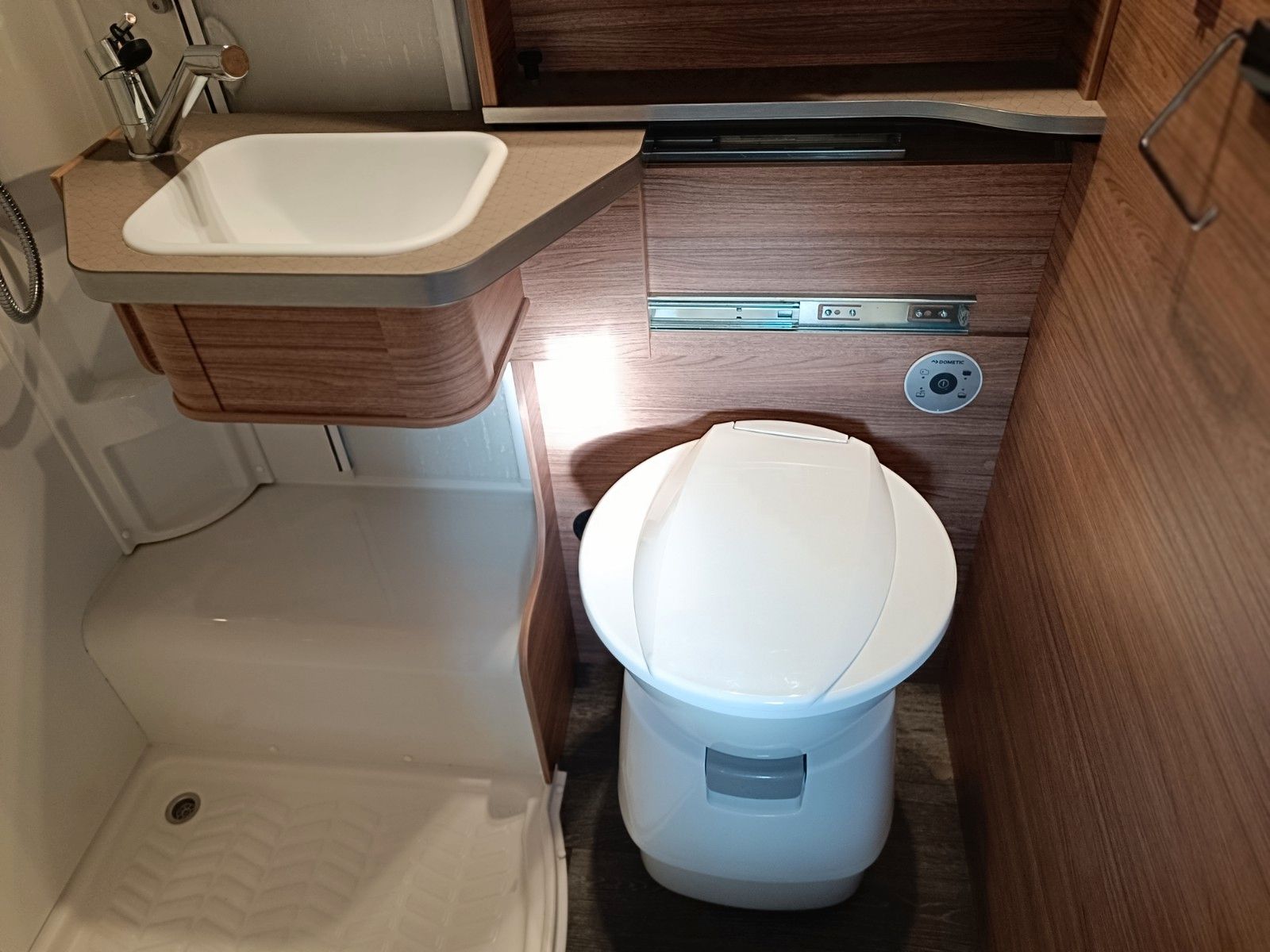 Fahrzeugabbildung Weinsberg CaraSuite 650 MEG Ford