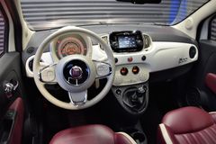 Fahrzeugabbildung Fiat 500 Lounge Panorama rotes-Vollleder PDC Klima