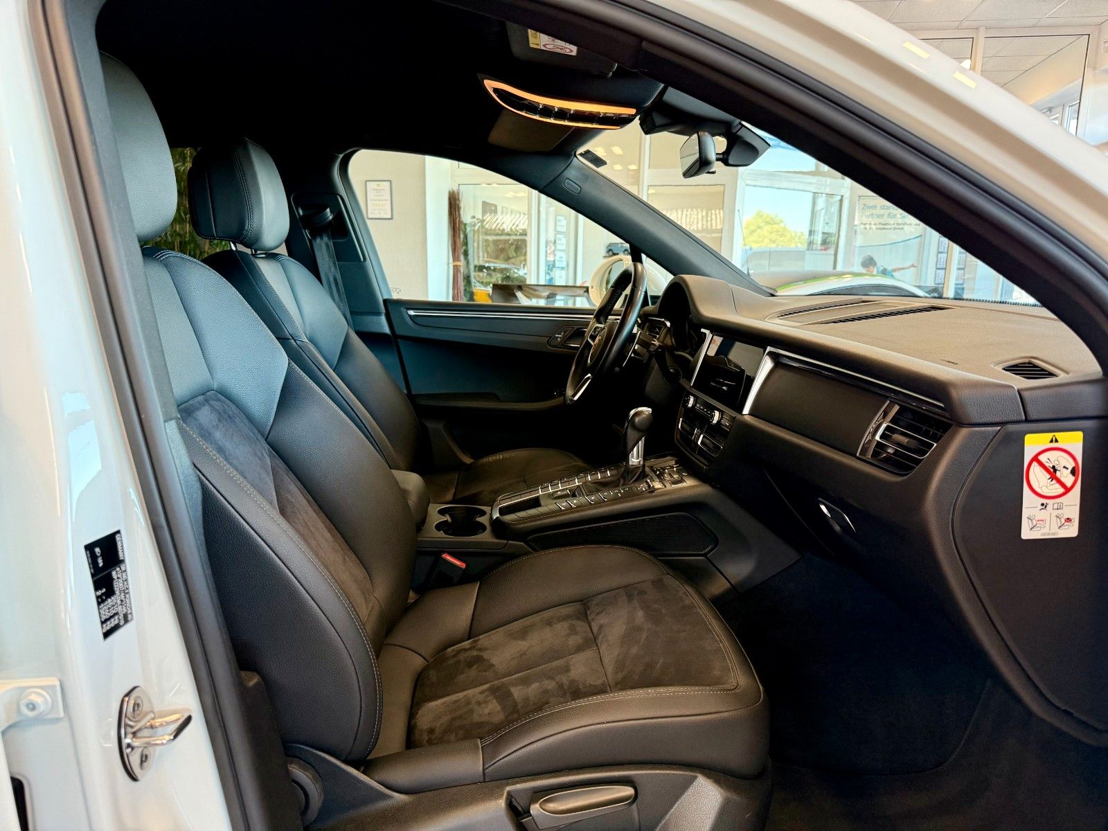 Fahrzeugabbildung Porsche Macan PDK ACC/ Kamera/ Standheizung