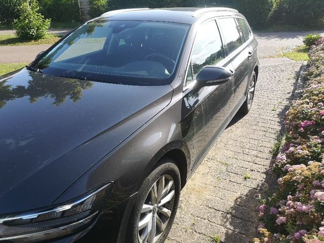 VW Passat Variant 2.0 TDI SCR DSG Business Vari...