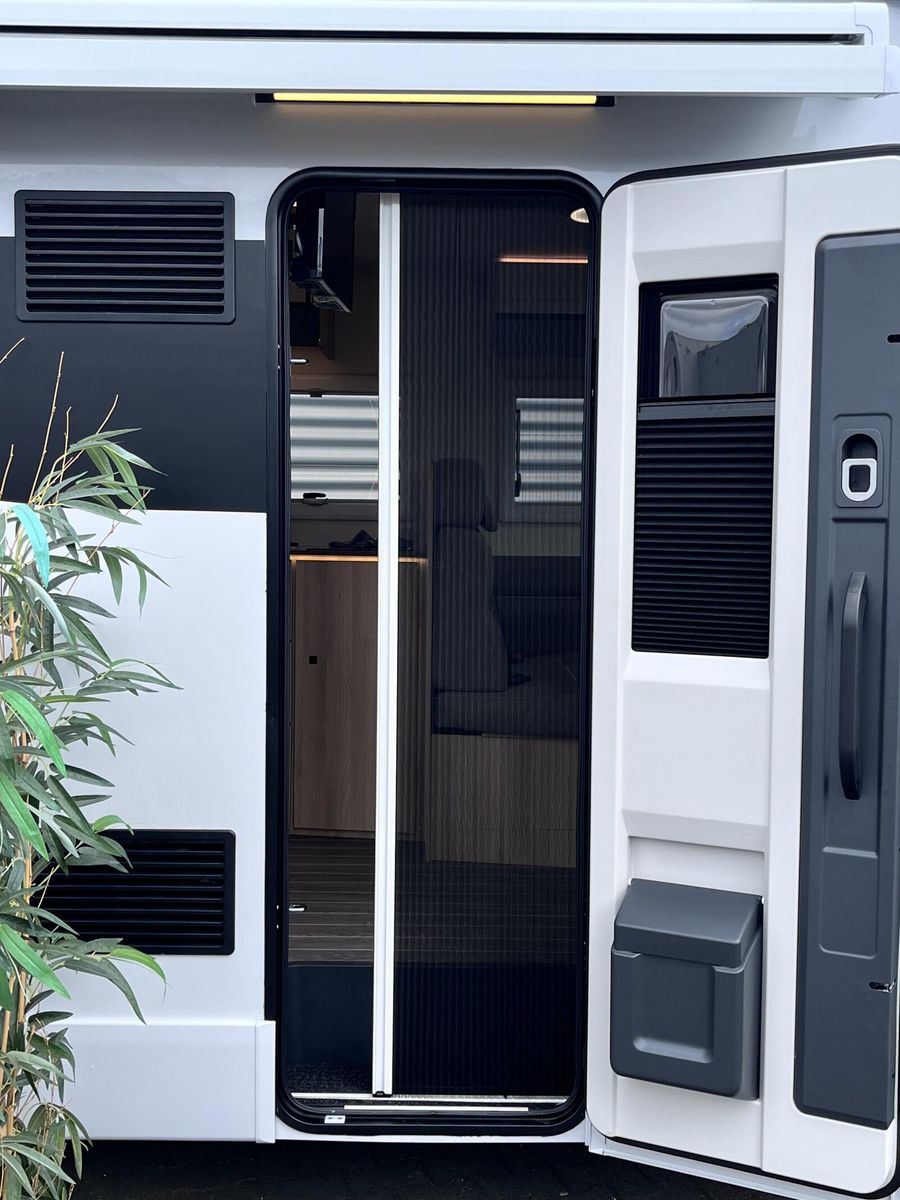 Fahrzeugabbildung NobelART T 6000 Ford