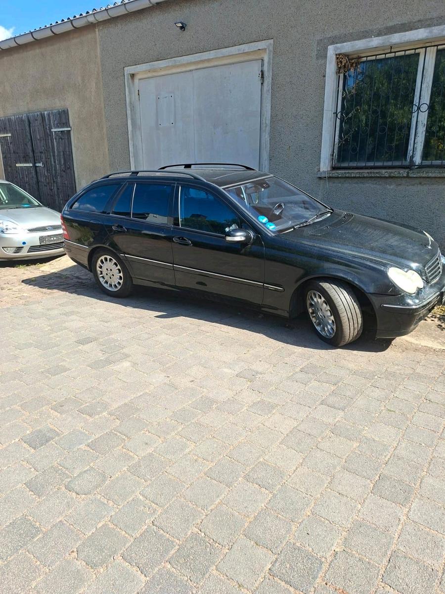 Mercedes-Benz C180 2004 — photo 14