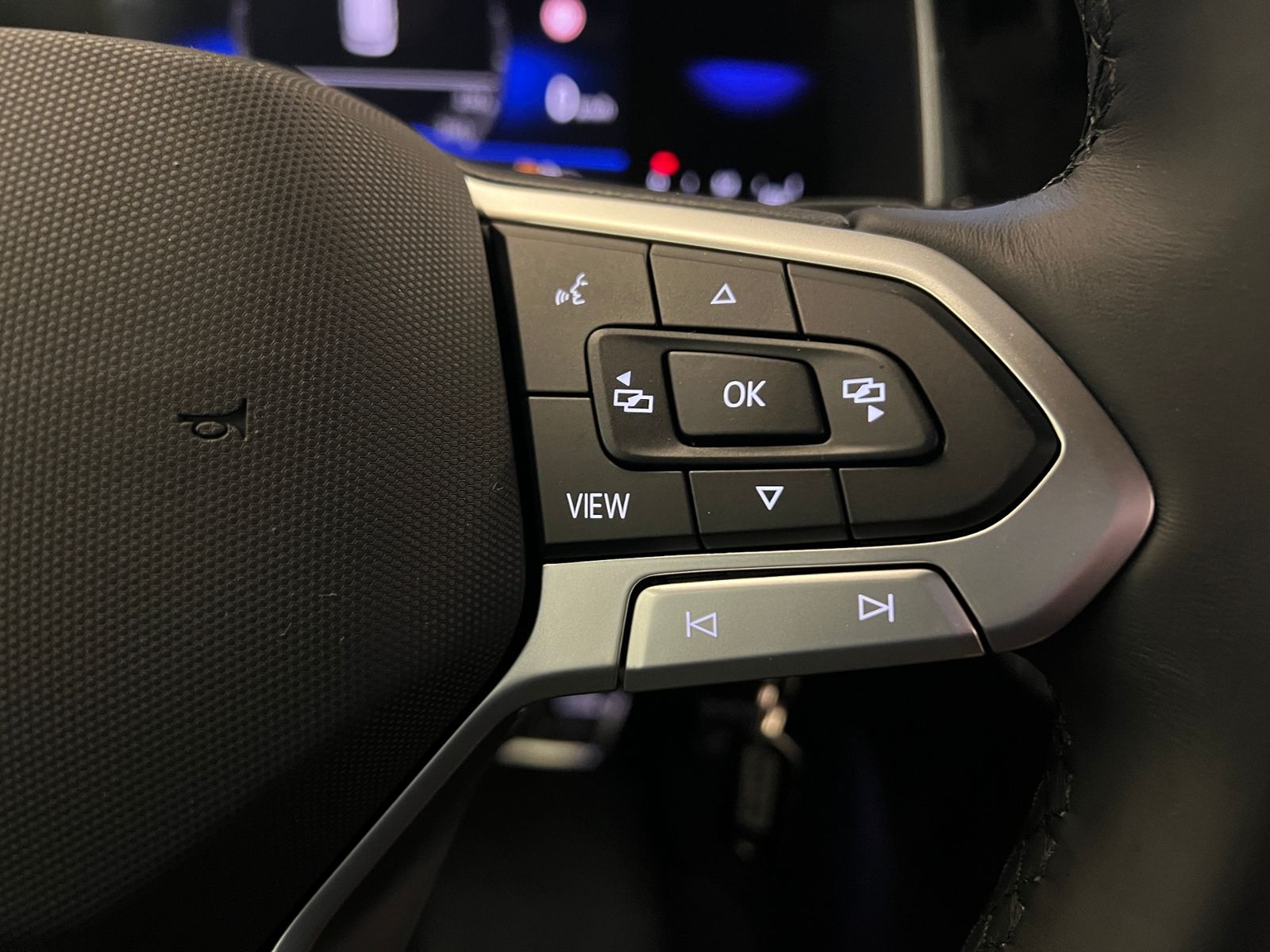 Fahrzeugabbildung Volkswagen Taigo R-Line 1.5 TSI DSG *AHK, 17"-LM, "IQ.DRIVE