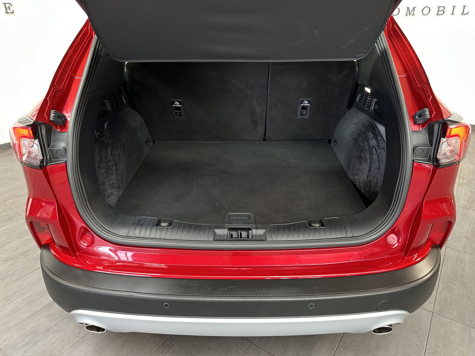 Fahrzeugabbildung Ford Kuga 2.5 Plug-In Hybrid Titanium NAV+DAB+CARPLAY
