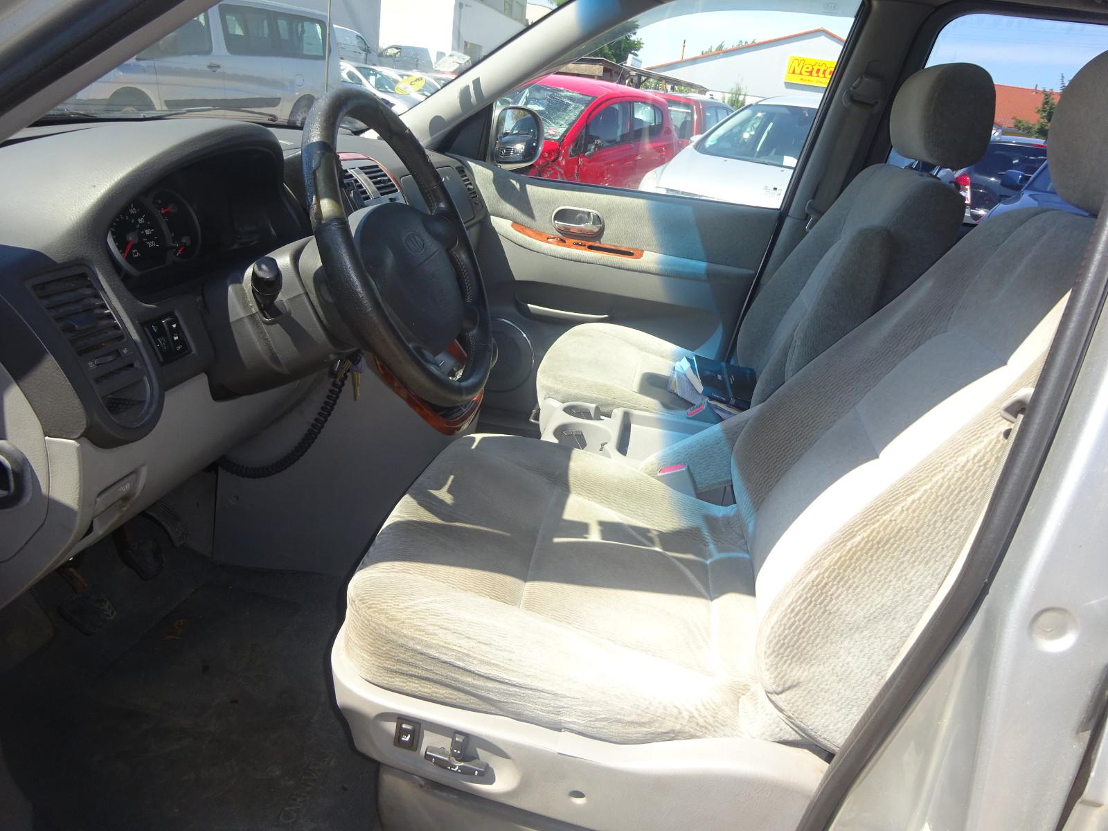 Kia Carnival 2005 — photo 7