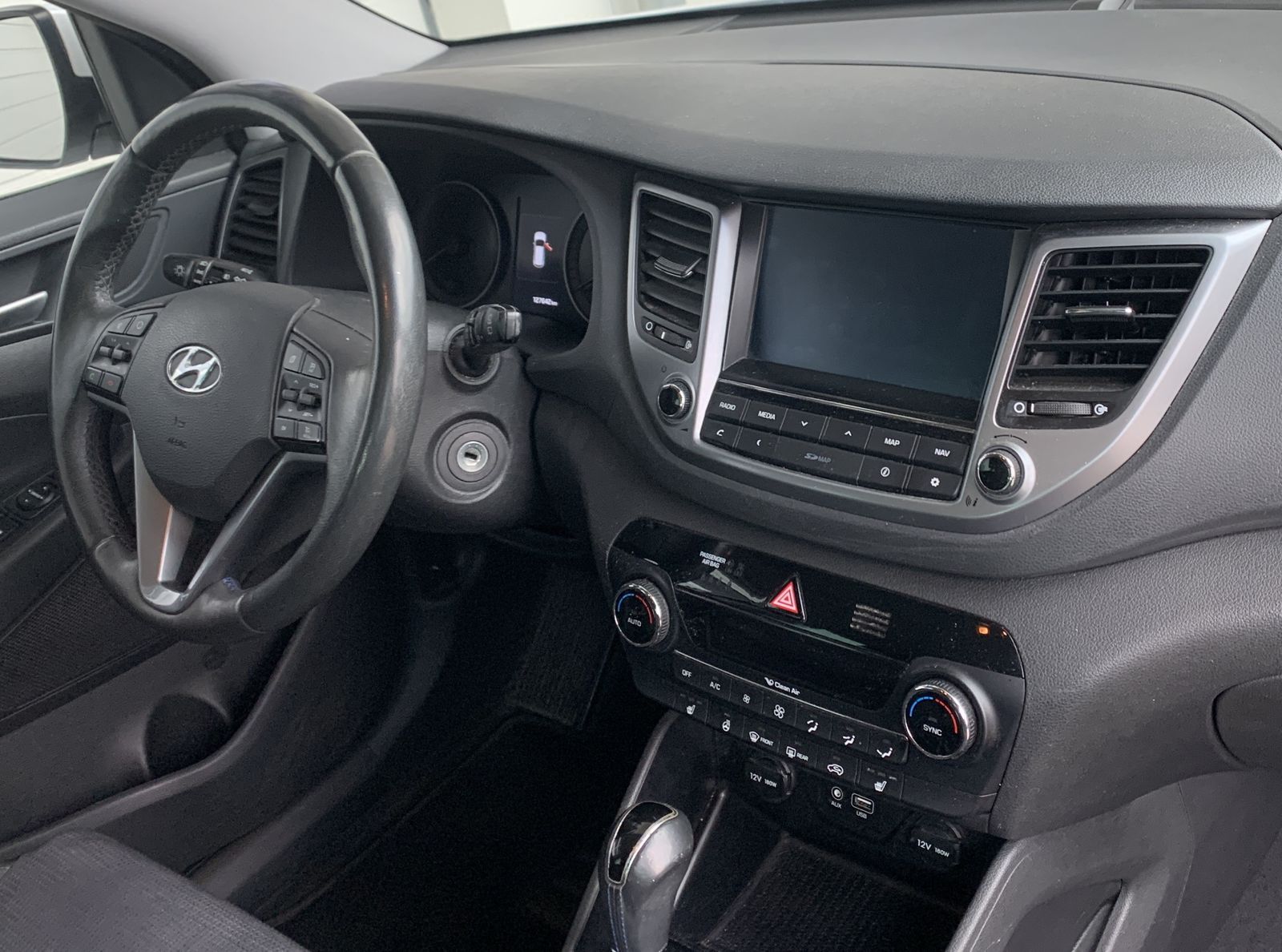 Fahrzeugabbildung Hyundai Tucson 1.7 CRDI*Style*AHK*Kam*Spur*Temp*Navi*