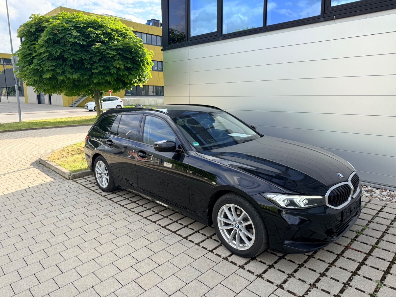 BMW 318i Touring Autom. Navi/LED/Live Cockpit Plus foto 16