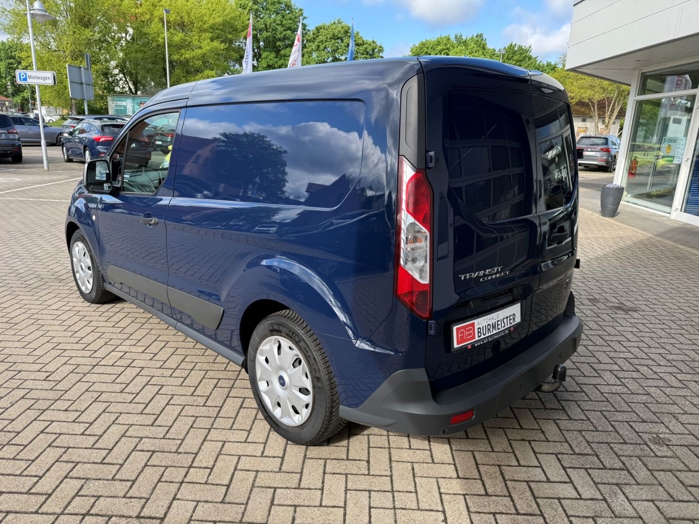 Fahrzeugabbildung Ford Transit Connect Kasten Trend AHK  Regalsystem PD