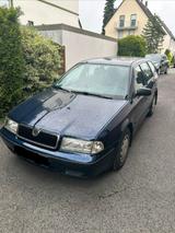Skoda Octavia 1,6 SR - Skoda Octavia aus 1999: Kombi