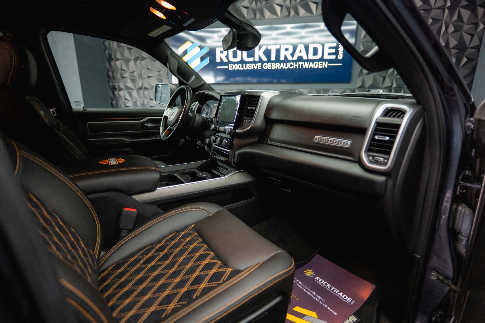 Fahrzeugabbildung Dodge RAM 5.7 V8 HEMI 4x4 OFFROAD Night HarleyDavidson