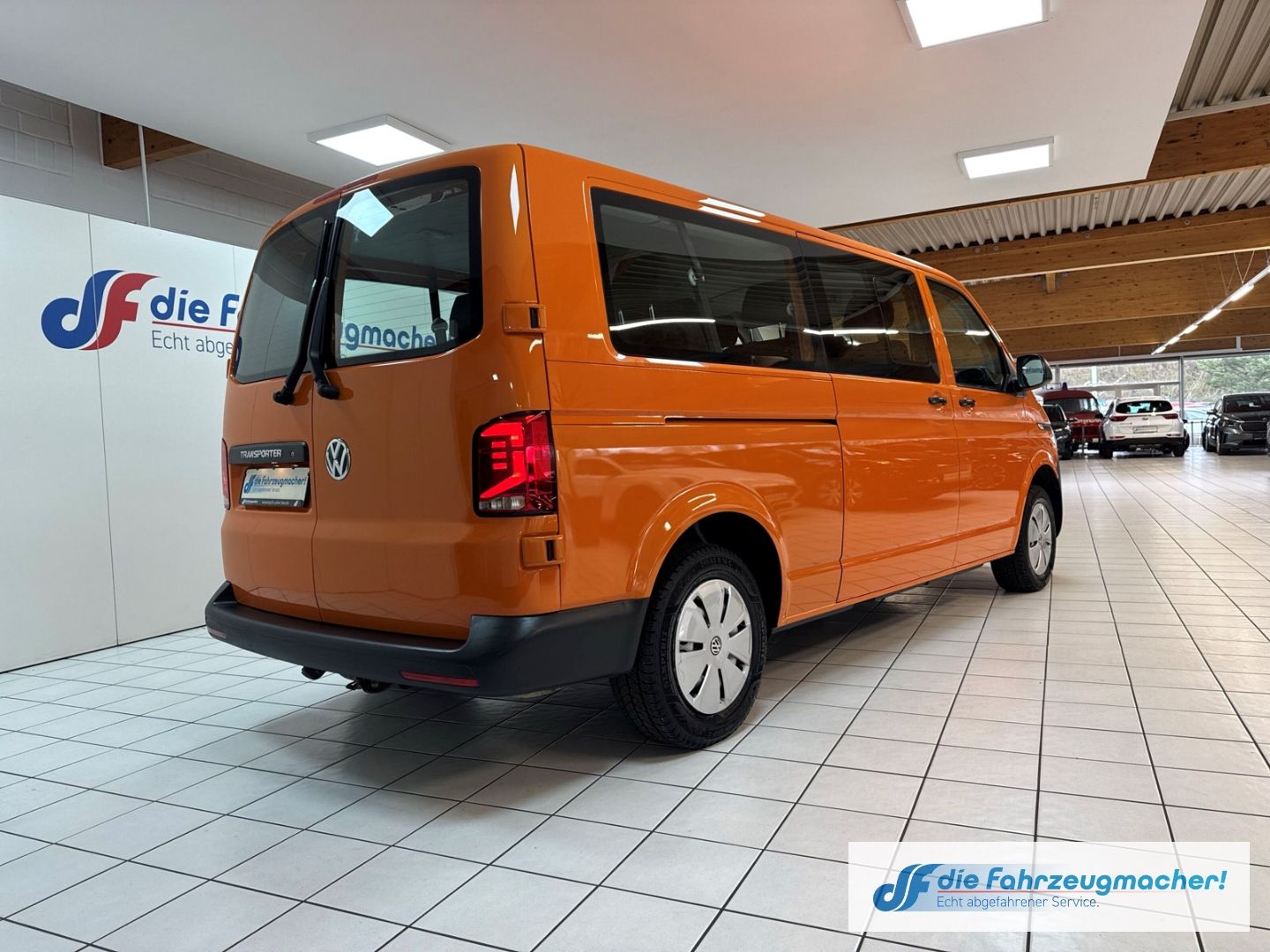 Fahrzeugabbildung Volkswagen Transporter T6.1 Kombi lang FWD DAB Notbremsass