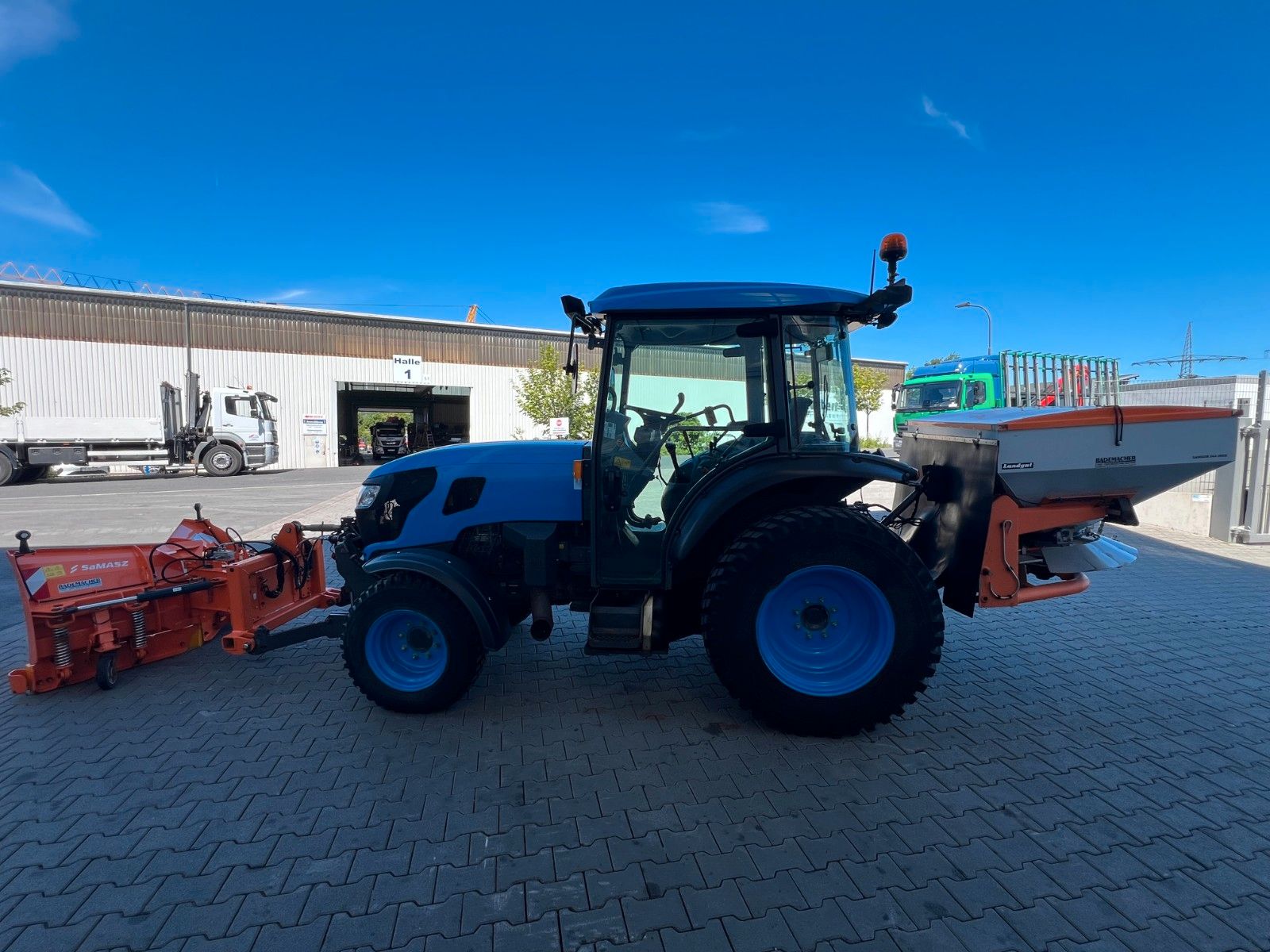 Fahrzeugabbildung Kubota M5101N / nur 437h / Kommunalpaket