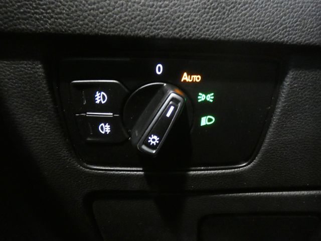 Passat Variant 1.5 TSI Business AHK ACC SHZ LED