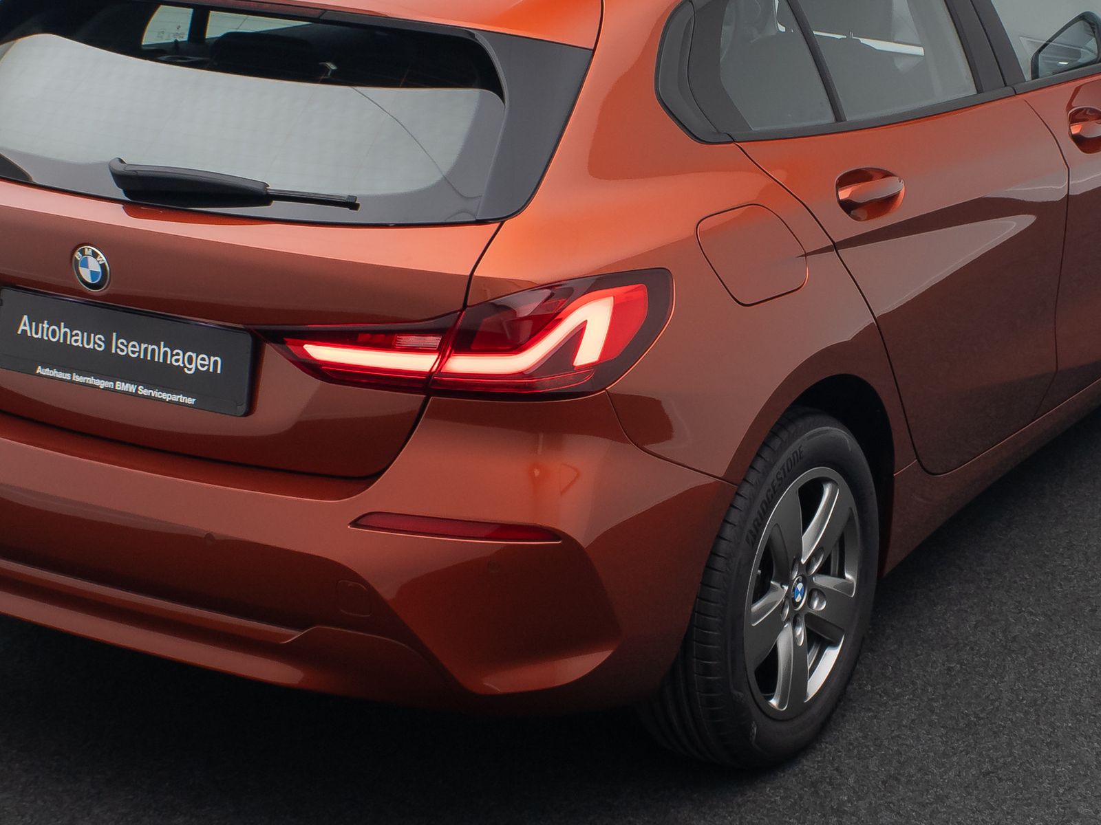 Fahrzeugabbildung BMW 118i GeschwindigReg HUD DAB Alarm HiFi CockpitPr