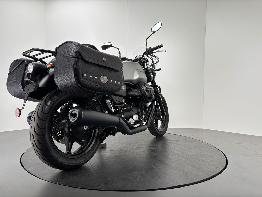 Fahrzeugabbildung Moto Guzzi V7 IV STONE *LEDERTASCHEN *NEUWERTIG