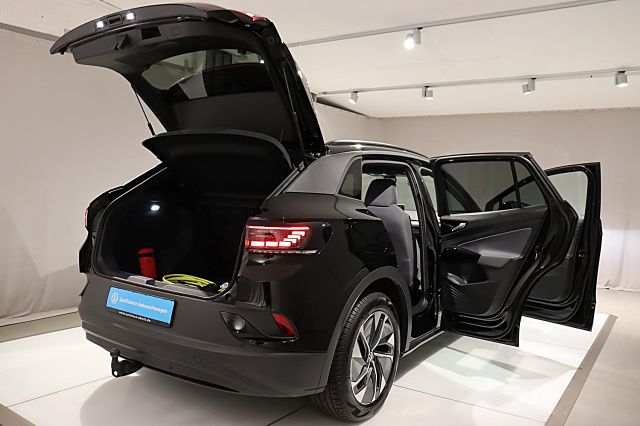 ID.4 Pure 125kW AHK Wärmepumpe IQ-LIGHT Anschlus