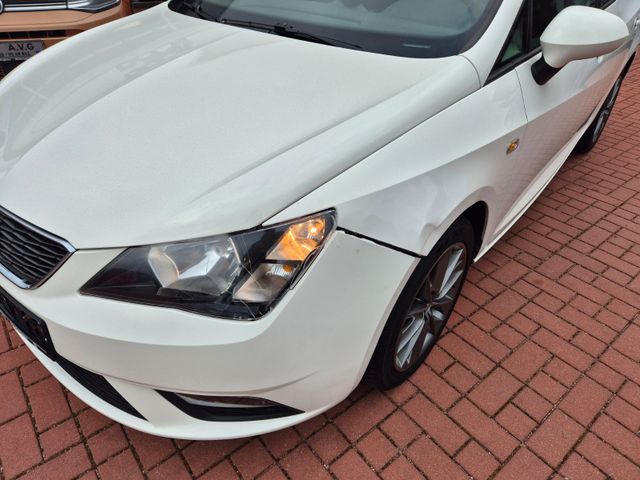 Seat Ibiza Style leichter Blechschaden vorne links