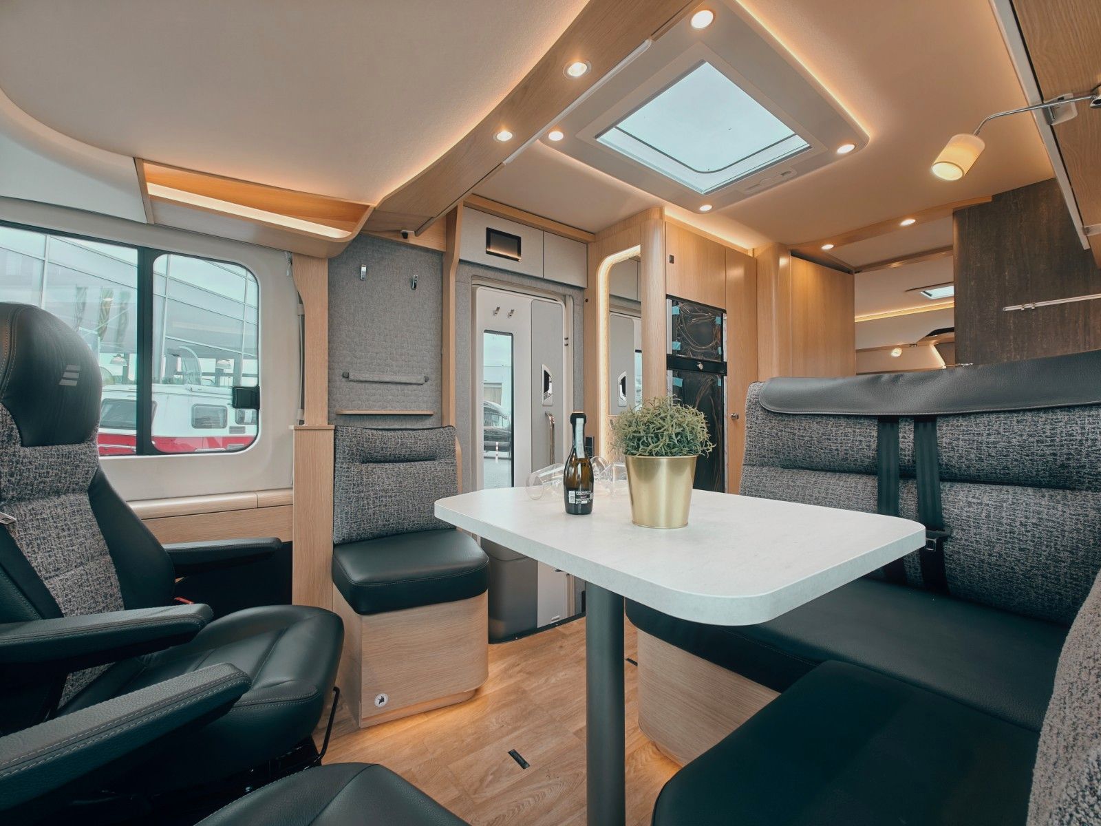 Fahrzeugabbildung HYMER / ERIBA / HYMERCAR B - KLASSE ML I 780 MASTERLINE NEU! MODELL  2025
