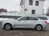 BMW 530 d/AUT/SHZ/TEMP/PDC/NAV/ - silberne BMW 530