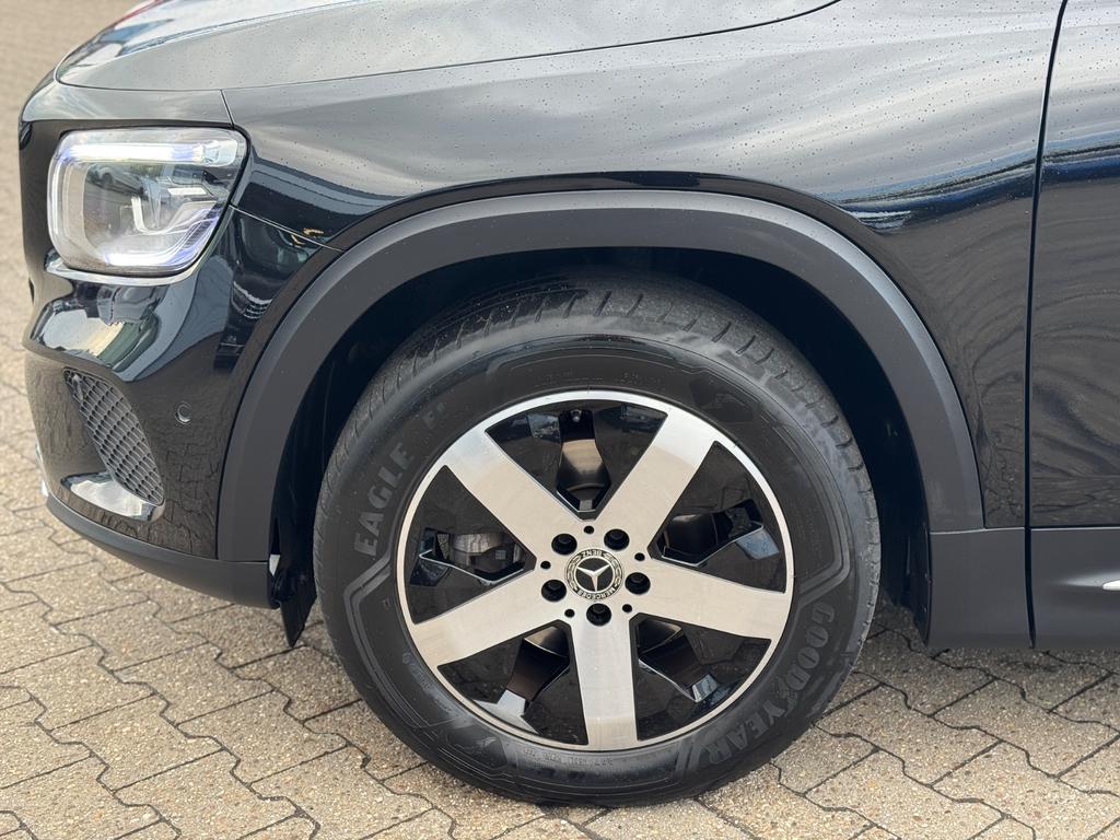 Mercedes-Benz GLB 180