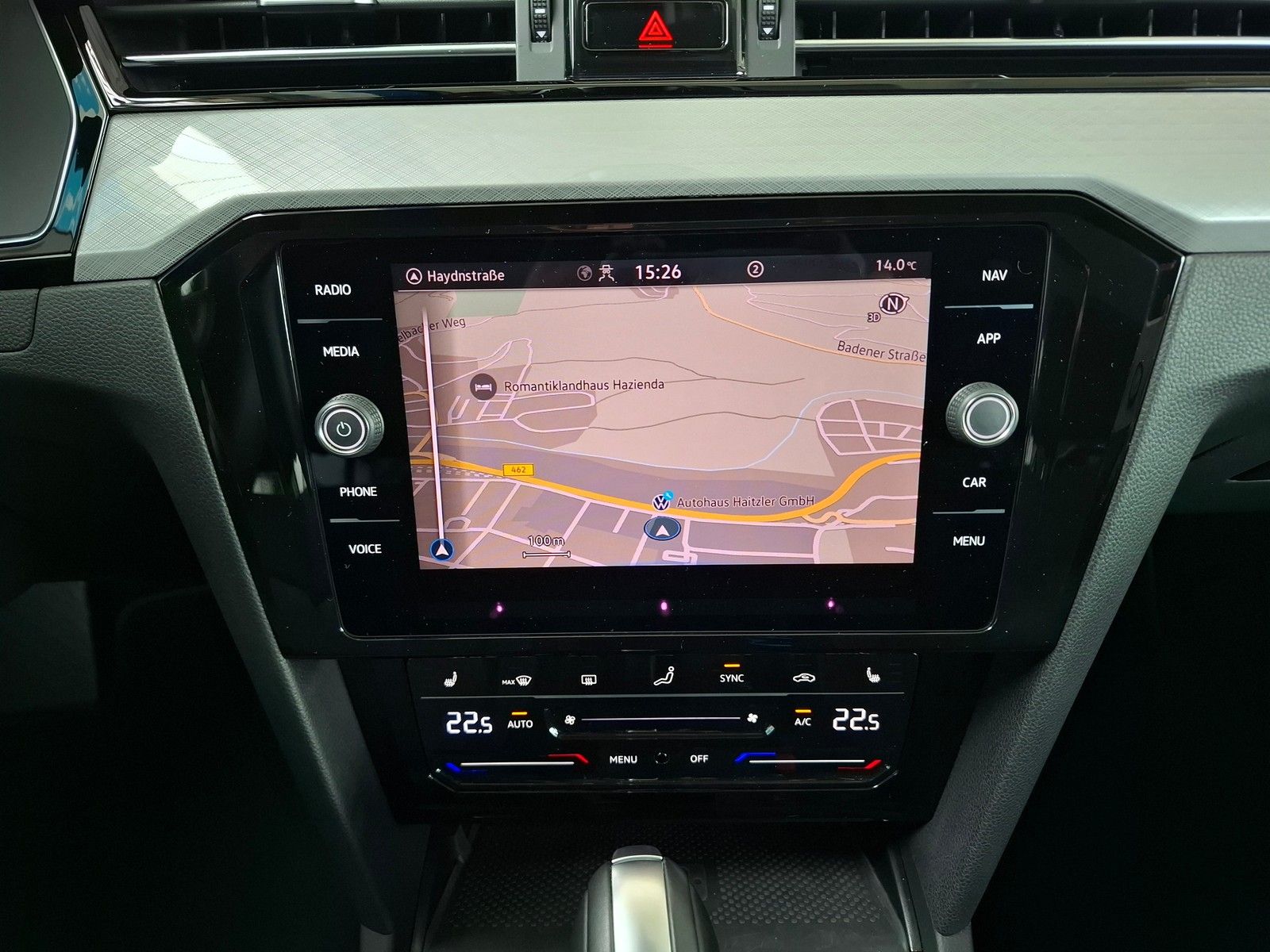 Fahrzeugabbildung Volkswagen Passat Var. Business 1.5 TSI DSG +LED +Tempomat