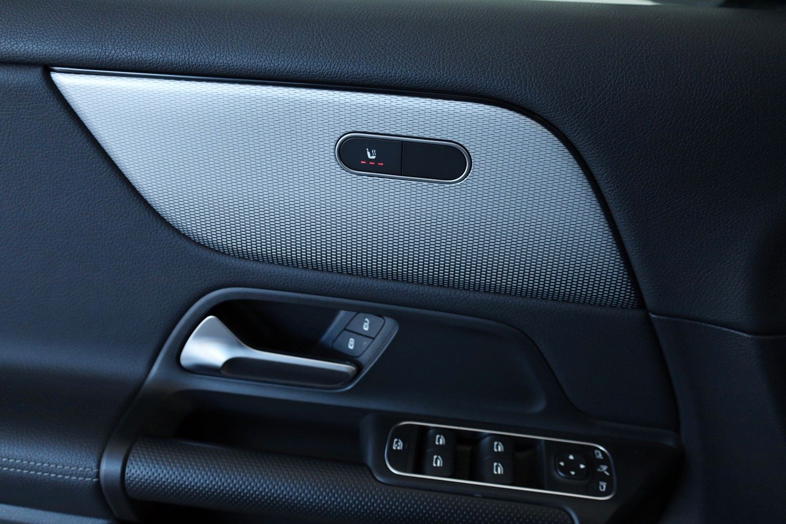Fahrzeugabbildung Mercedes-Benz GLA 250e Style T.Leder,Navi,LED,Kamera,SH,Park P