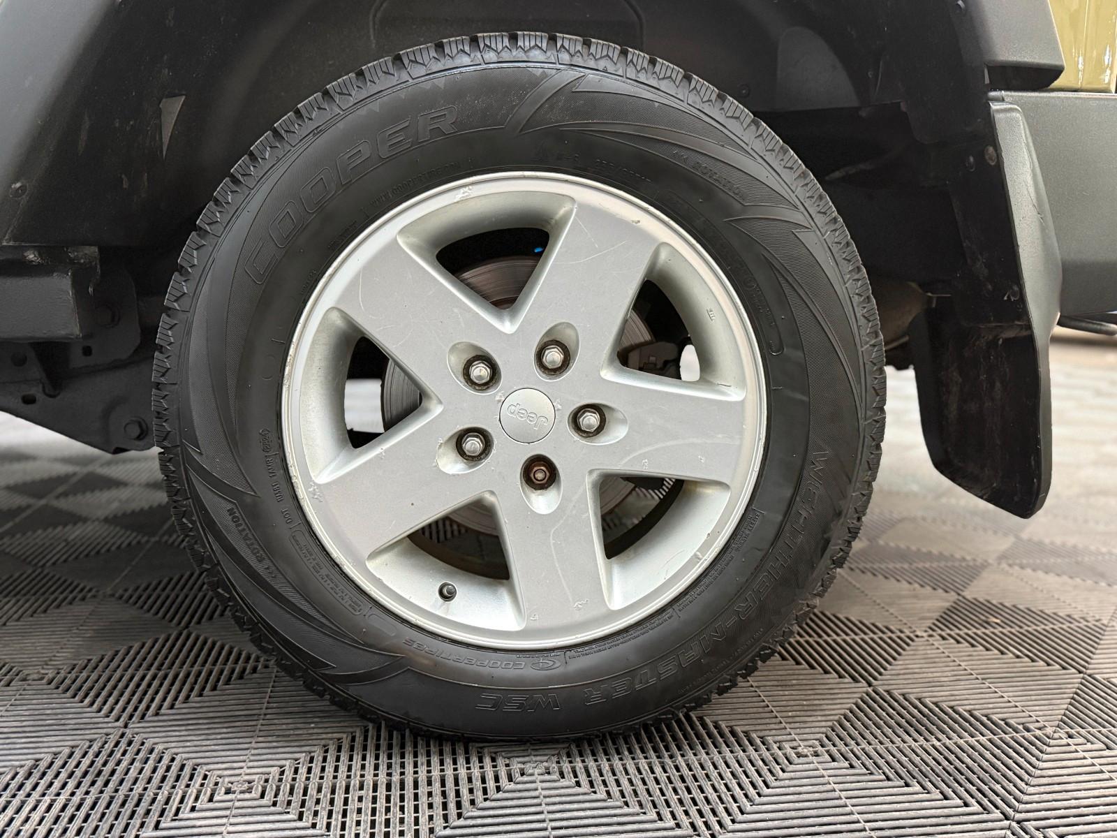 Jeep Wrangler Unlimited 2.8 CRD 200 ch 4x4 BVM / 186 877 km / Commando Green / Hard-Top